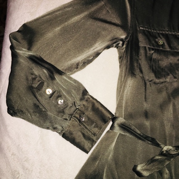 H&M silk midi button down shirt - Picture 4 of 8